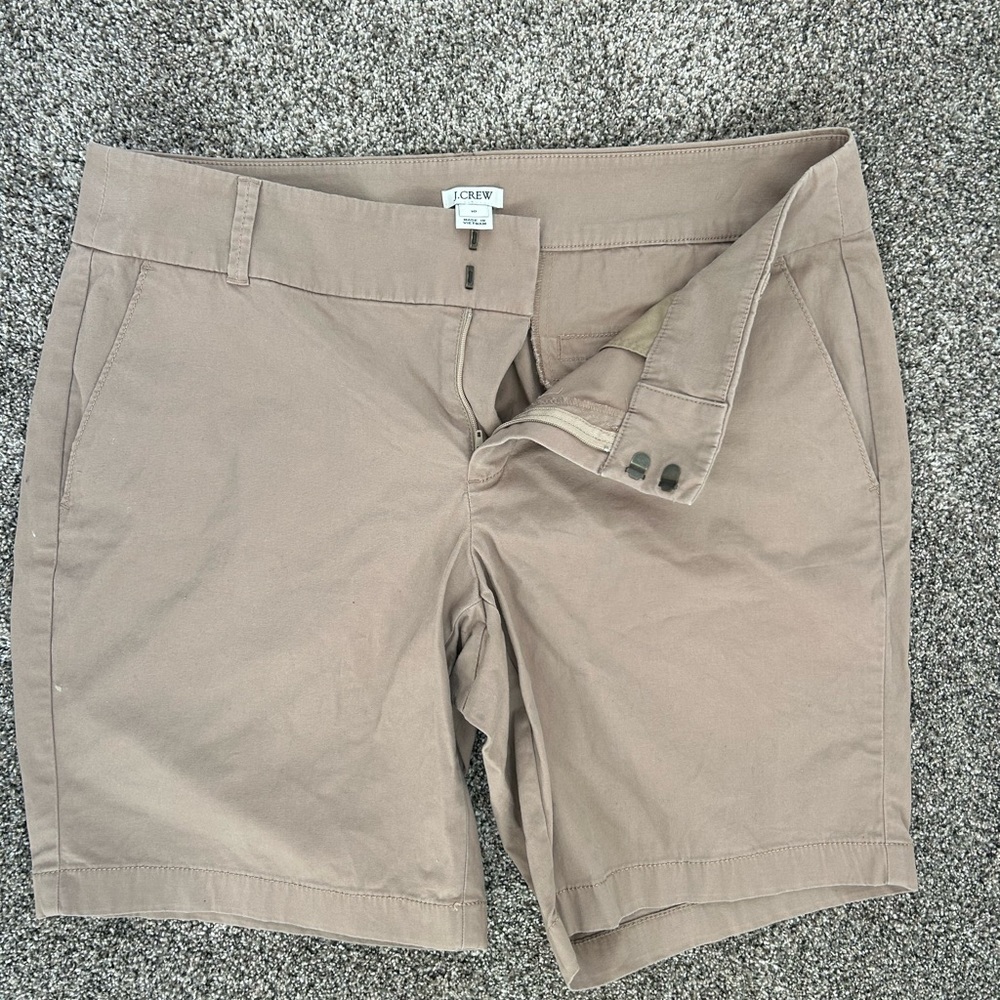Tan short